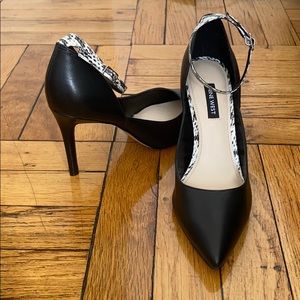 NWOT- Black Nine West Pumps w/🐍 Print Ankle Strap